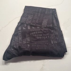 Lululemon Wunder Unders Manifesto Print 7/8 Length Size 6. NWOT.
